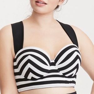 Torrid Size 4x (26) Black White Stripe Bikini Top
